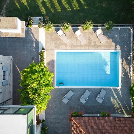 Βίλα Krolo Villa&wine Trilj